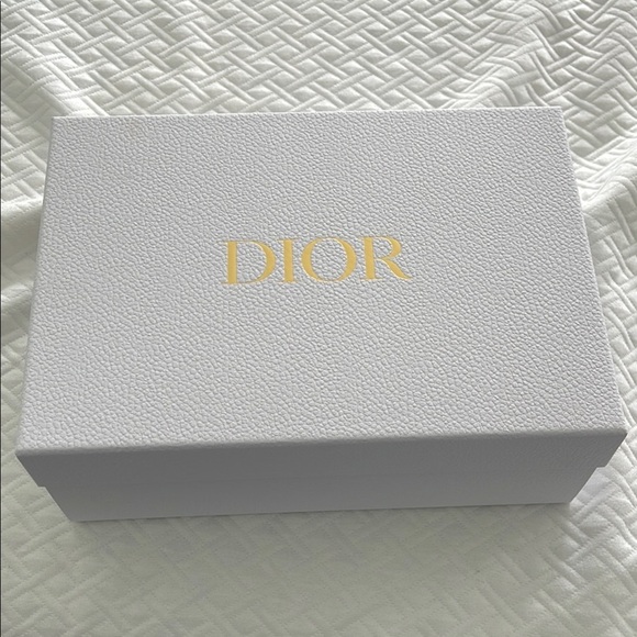 Dior White Gift Box - Picture 1 of 8